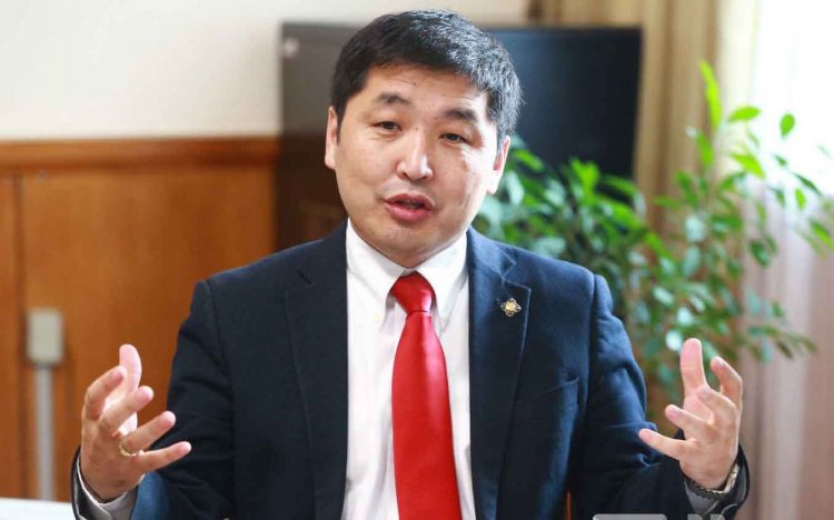 О.Баасанхүү: О.Цогтгэрэл Ц.Нямдорж, Д.Дорлигжав нарын гар хөл болоод яваад байна