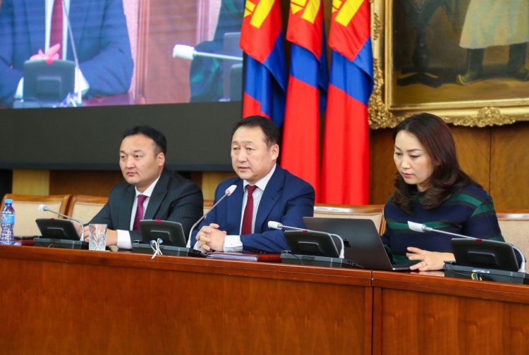 Хэн нь хэн бэ: УИХ-ын гишүүдийн нэр холбогдсон 24 дуулиан