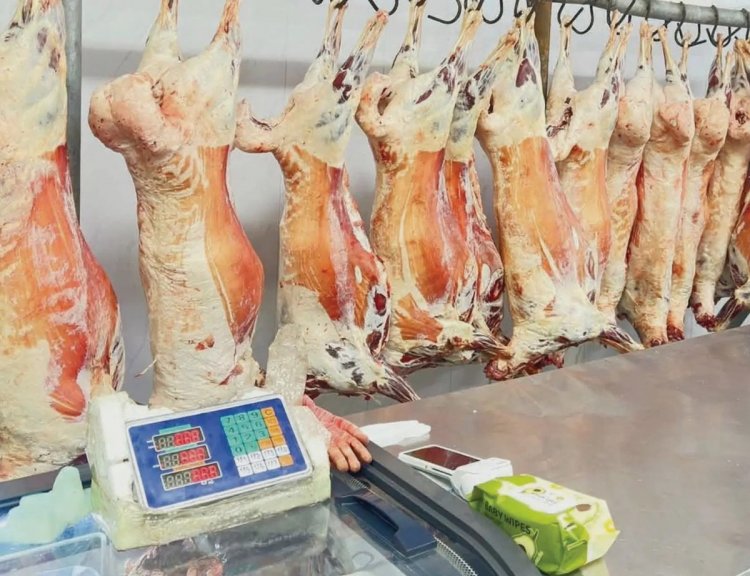 Өмнө жил ченжүүд махаа нөөцөлж чадаагүй учраас энэ жил махны үнэ өссөн гэв