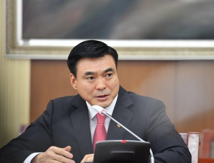 С.Амарсайхан: Энэ улс гэмт хэрэгтнээр дүүрчихсэн эсвэл гүтгэгчдээр дүүрчхээд байгаа юм уу гэдгийг ялгаж, салгана