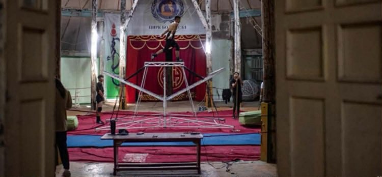 Дэлхийг гайхшруулсан урлаг, эх орондоо орхигдсон үнэт өв