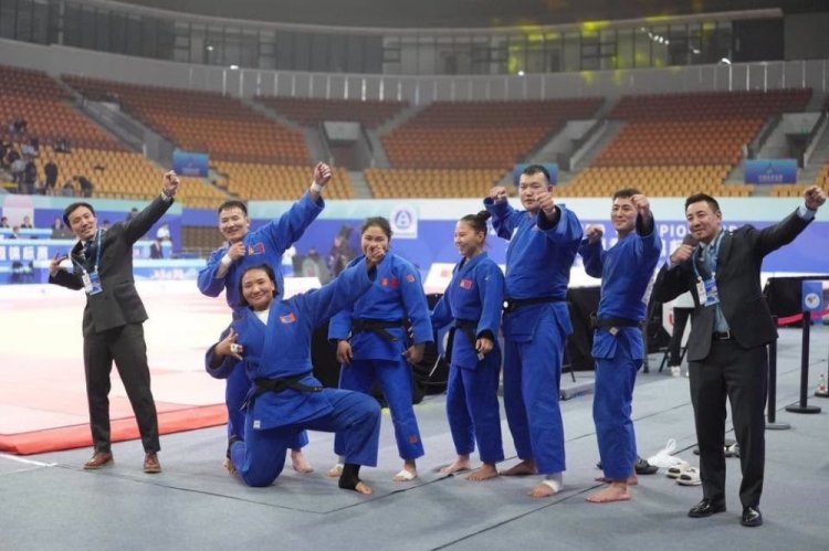 Монгол Улсын шигшээ баг ААШТ-ий холимог багийн төрөлд алтан медаль хүртлээ