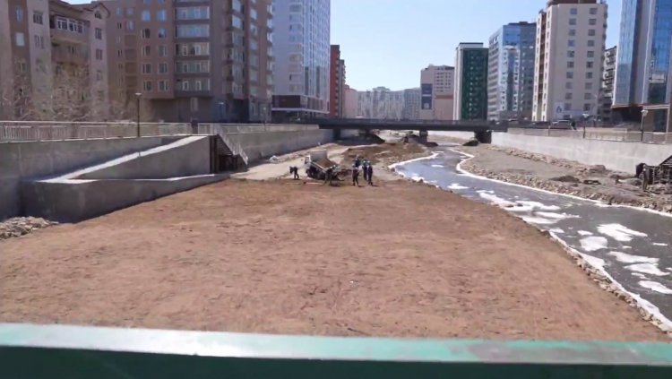 "Сэлбэ голын баруун талын явган хүний зам нь авто замын түвшнээс дээш 3 метр гаруй өндөрт баригдаж байгаа"