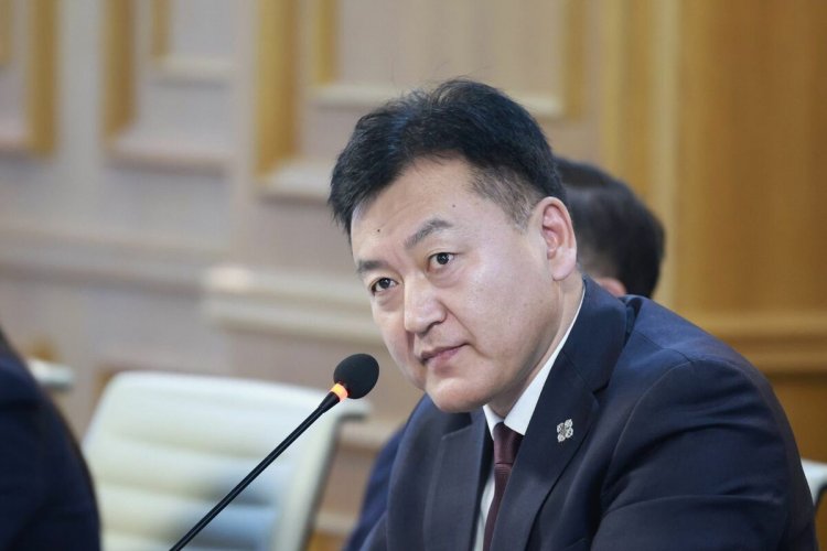 Эрчим хүчний сайд Б.Найдалаад найдаад хэрэггүй юм биш үү дээ, эртхэн лаагаа бэлдсэн нь дээр юм шиг