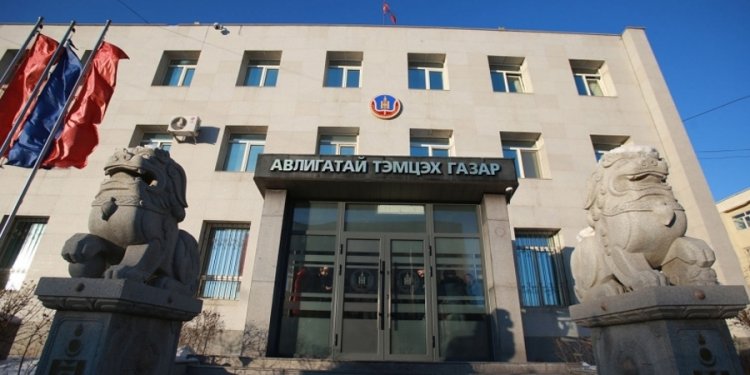 2.6 их наядын гүйлгээг царцааж, 2 хүнийг яллагдагчаар татав