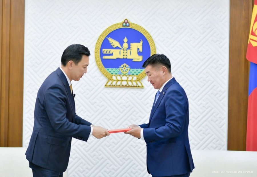 ТӨСӨВ 2027: Төсвийн тэнцвэржүүлсэн орлого 41.3 их наяд, төсвийн зарлага 43.6 их наяд төгрөг